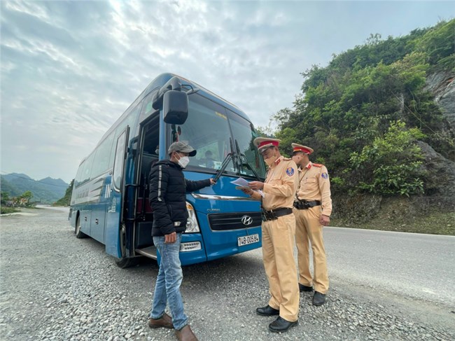 Đảm bảo an toàn giao thông dịp nghỉ lễ nơi cửa ngõ Tây Bắc (29/4/2022)